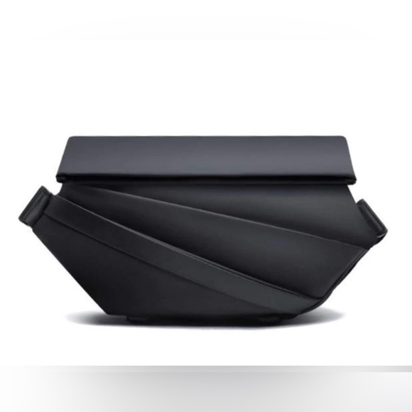 RIA Obsidian Sling Bag in black -  NWOT - Picture 1 of 16
